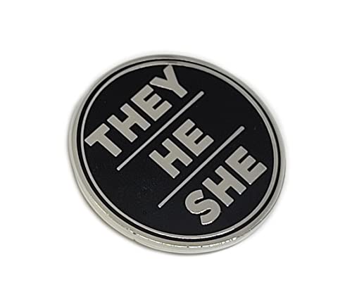 They He She Pronoun Pin �V���o�[�ƃu���b�N �~�`�n�[�h�G�i���� �m���o�C�i���㖼���{�^���o�b�W