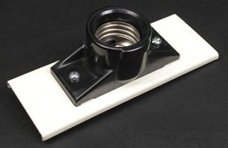 Wiremold V2426 600W 250V M Bs Lamp Socket