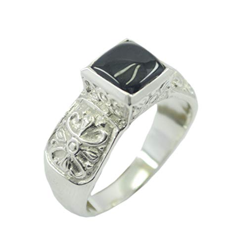 Bague en onyx noir et argent idéal pour sublimer vos tenues de soirée