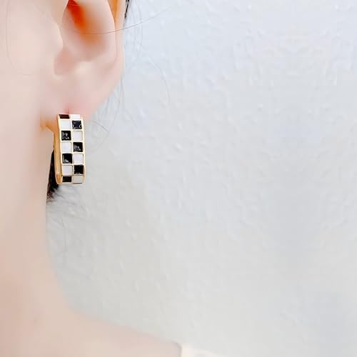 2 Pairs 18K Gold Plated Stainless Steel Filled Enamel, Checkered Earrings,Racing Earrings,Dainty Checkered Hoop Earrings，Black And White Checkered，Chunky Oval Hoops3