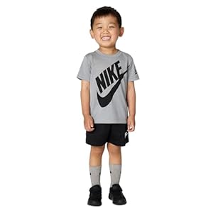 Nike boys Dri-fit Sportswear T-shir...