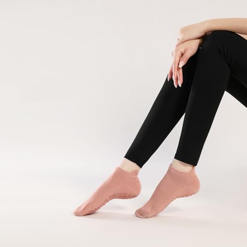 Grip Pilates Socks Non Slip Athletic Yoga Socks with Grips for Women Grippy socks for Hospital Workout Barre