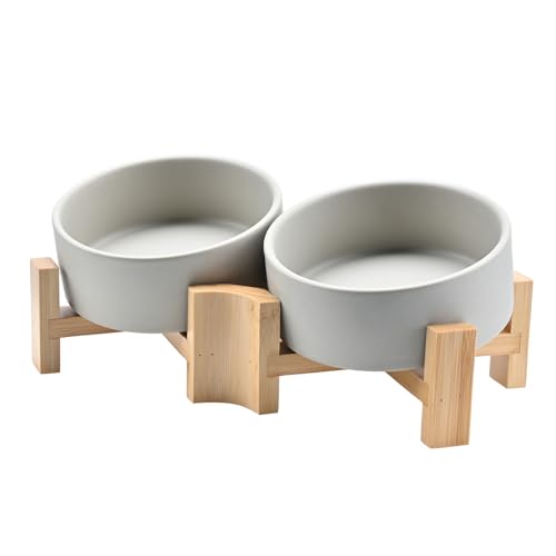 SPUNKYJUNKY 15° Kippbare Keramik Hundenapf mit Holzständer Futter und Wassernapf rutschfest für Hunde und Katzen mit Flachen Gesichtern Kleinen und Mittelgroßen Hunden (400ml × 2, Grau)