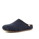 Una zapatilla con un diseño conservador, pero a la vez moderno. ¡Te encantará! Este modelo calza la talla habitual, si estás entre dos números escoge una talla más grande.