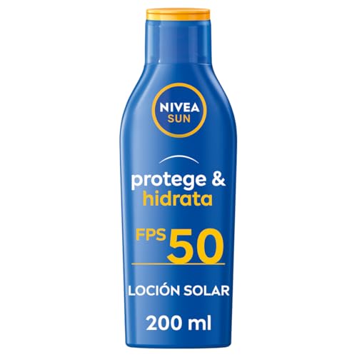 NIVEA SUN Protege & Hidrata Loción Solar FP50+ (1 x 200 ml), crema de absorción rápida y resistente al agua, protector hidratante con Vitamina C y Ácido Hialurónico, protección UVA/UVB muy alta