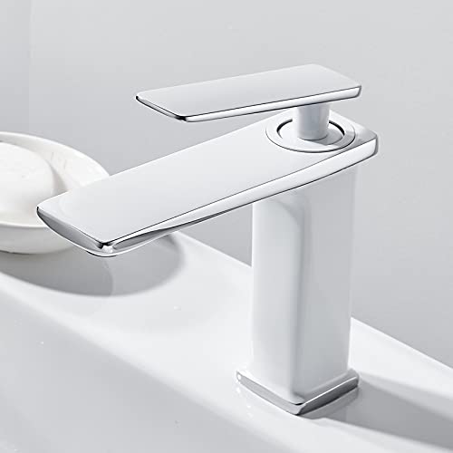 Robinet de lavabo de salle de bain noir or pour créer une ambiance spa à la maison