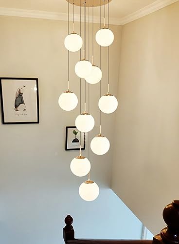 Lustre haut plafond d'exception à 10 globes laiteux et structure dorée moderne - 3