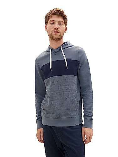 Sweat à capuche colorblock pour éviter les looks ternes de mi-saison