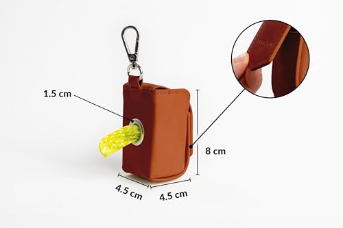 BEBOTAN Hundekotbeutel Spender mit Karabiner – Hochwertiger Kotbeutelhalter aus veganem Kunstleder inkl. 1 Rolle Hundekotbeutel – Praktisches Hundezubehör für unterwegs (Braun)