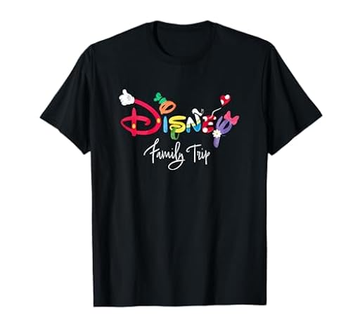 Disney Mickey & Friends Character Letters Disney Family Trip Camiseta | Ya disponible en tu tienda friki favorita! En mundofriki.es!