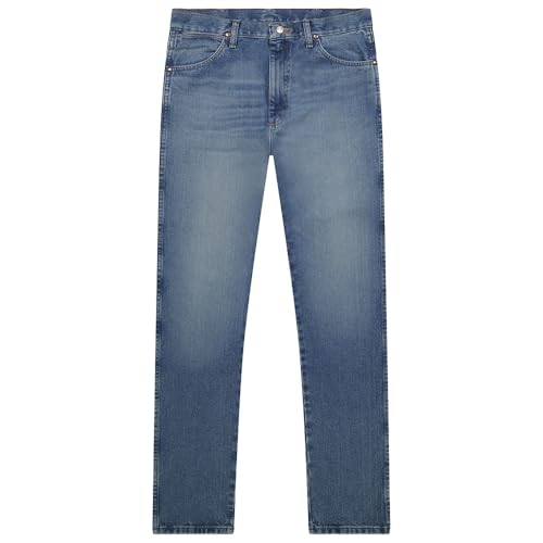 Image of Wrangler Men's Rugged Wear Classic Fit Jean