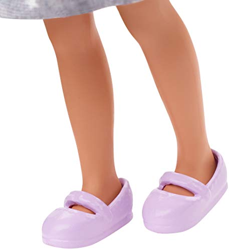 Barbie GHV63 - Chelsea Puppe (brünett) mit „I believe in unicorns“-Motiv, ca. 15 cm, für Kinder von 3 bis 7 Jahren – Bild 5