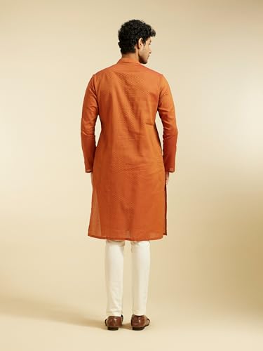 Image of DIWAS BY MANYAVAR Men's Cotton Self Design Kurta (1pc)