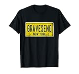 Cuenta con un gráfico de una vieja placa de matrícula retro envejecida NY con las palabras Gravesend en ella. Haz sonreír a tu residente favorito de cinco condados con este artículo. Haz clic en Empire State NY Co para ver toda la colección