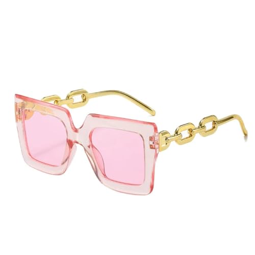 Lunettes de soleil grand format avec chaîne pour femme adepte d'accessoires mode