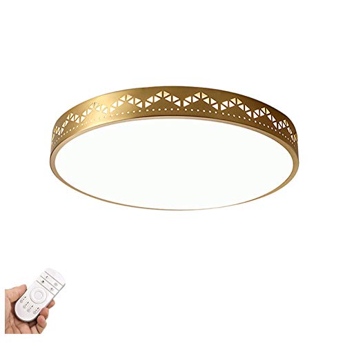 Lampe de plafond dorée en laiton pour un intérieur élégant