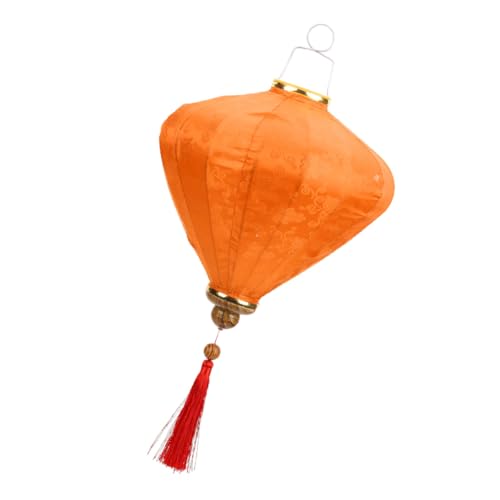 Lanterne orange suspendue d'exterieur pour illuminer un jardin zen