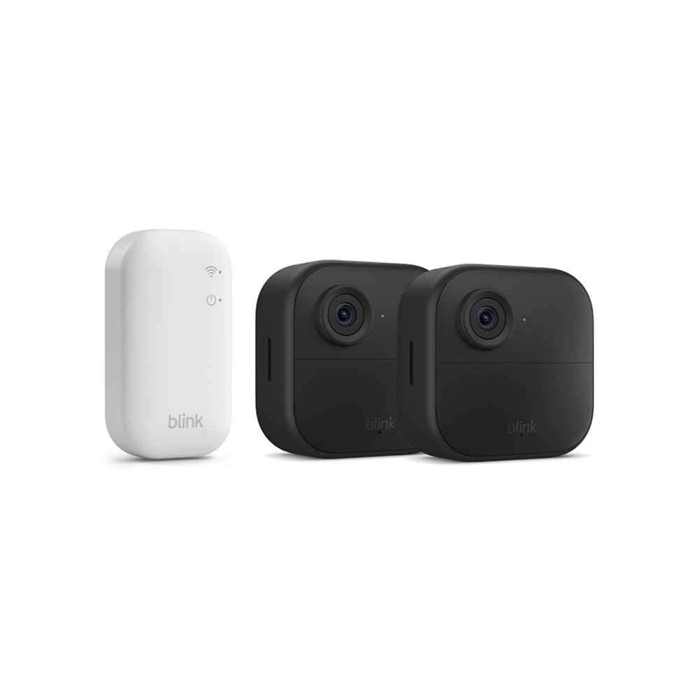 Nuova videocamera Blink (Outdoor 4) | Videocamera di sicurezza smart HD wireless, autonomia di due anni, compatibile con Alexa | Sistema a 2 telecamere con Sync Module Core incluso | IP65