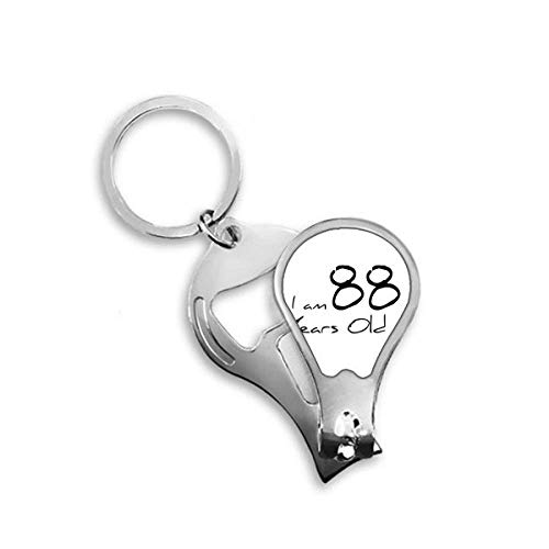 Coupe-ongles ergonomique pour le soin des pieds des seniors de 88 ans