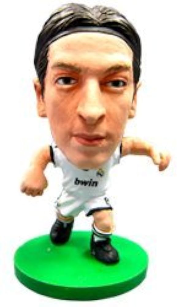 エジル　レアルマドリード　フィギュア　SOCCER STARZ Amazon.co.jp: 【サッカースターズ】 Mesut Ozil (レアル