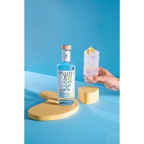 Noveltea Dry Gin | 31 Botanicals | Produced in Germany | 500ml | vegan Noveltea Dry Gin | 31 Botanicals | Produced in Germany | 500ml | vegan – NOVELTEA