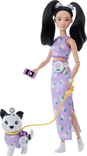 Barbie Twinning Looks Muñeca con Perro Mascota con Ropa Morada de Margaritas a Juego y Accesorios como Flores y riñoneras, Pelo Negro, JFP39