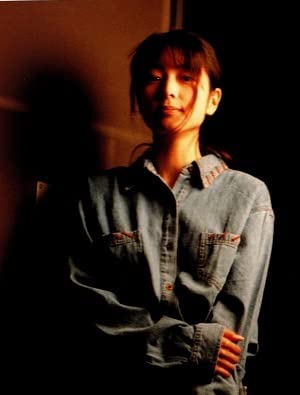 ◎貴重◎ZARD(坂井泉水)◎ハンドタオル◎ 22-596 ZARD 坂井泉水の歌手デビュー前の蒲池幸子さんの写真集