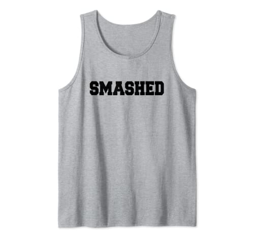 Camicia hardcore per le persone che amano le feste, keggers, potabile, e farsi distruggere. College Sports Bold Black Font.