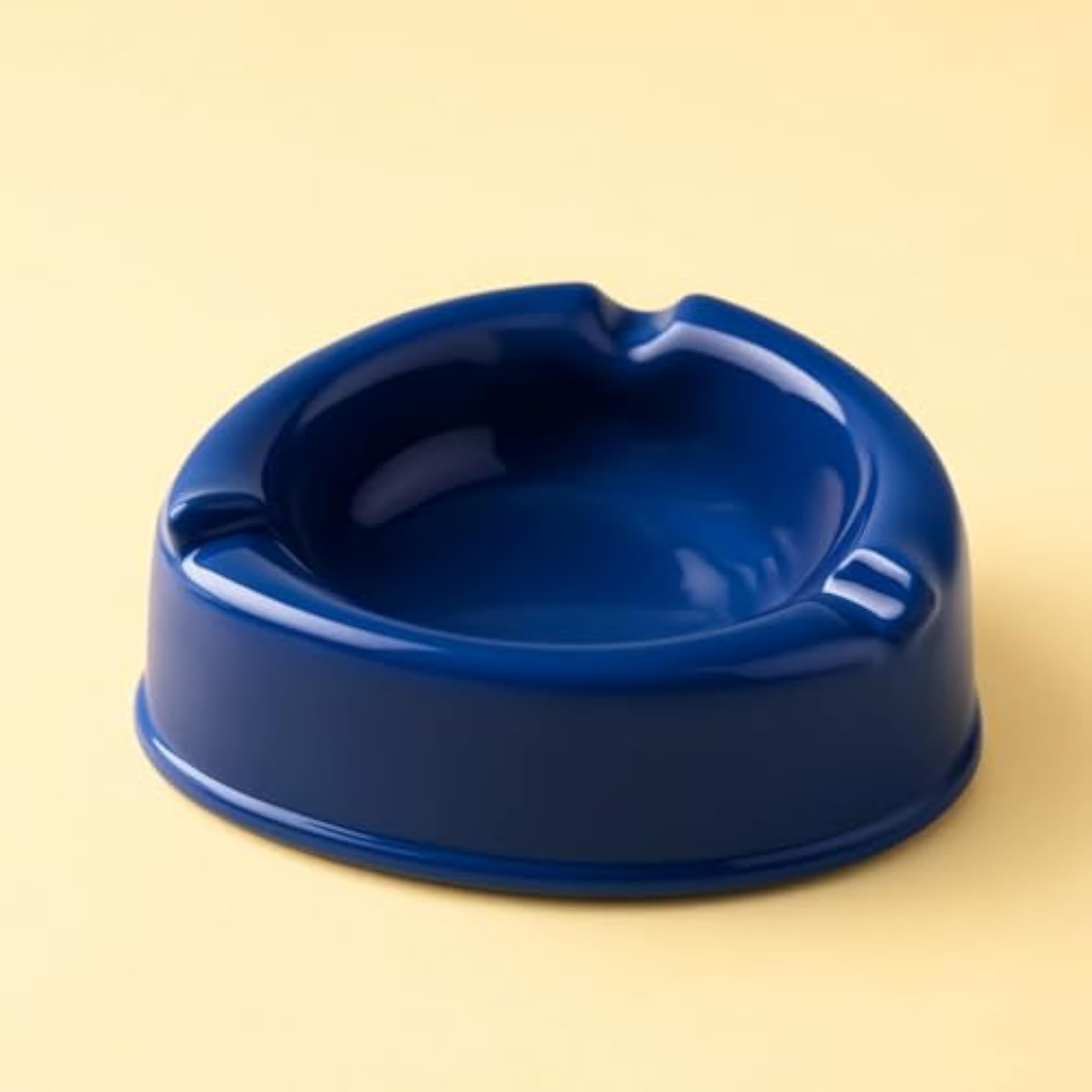 Plastic Heavy-Duty Smokeless Ashtray with 3 Slots