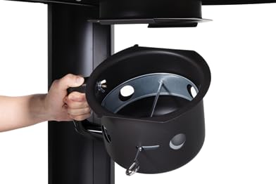Tarrington House Calgary grill na węgiel drzewny, powierzchnia grillowania Ø 54 cm, półka boczna i dolna, na kółkach, stal / drewno eukaliptusowe, czarny - BBQ