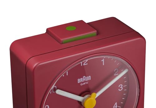 Braun klassischer analoger Quarz-Reisewecker in Rot/handlich/ruhiges Präzisions-Quarzuhrwerk (neueste Generation) / leuchtende Zeiger & Ziffernkranz/Crescendo-Alarm/Modell BC02R