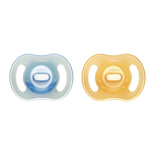 Tommee Tippee Ultra-Light StayPut Night Glow Dummy 6-18m 2 Pack Glow in The Dark Lightweight Soft Skin Feel Extra Air Flow