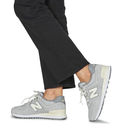Image of New Balance Womens 520 V8