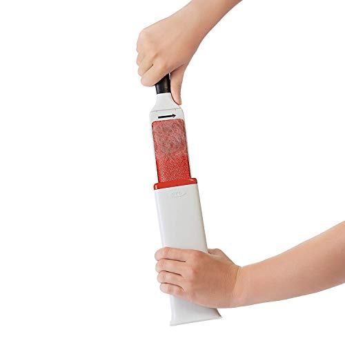 OXO Good Grips FurLifter Selbstreinigende Flusenbürste/Möbelbürste
