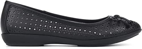 CLIFFS BY WHITE MOUNTAIN Cheryl Women's Ballet Flat, Black/Burnished/Smooth, 7 M | Image 1