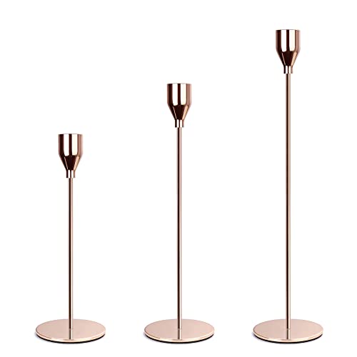 LHGOGO Lot de 3 bougeoirs en métal - Bougeoirs modernes - Décoration d'intérieur pour mariage, banquet, Noël, Saint-Valentin - 33/28/24 cm - Doré Cover