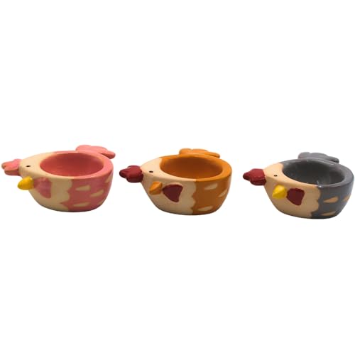 3er Set Eierbecher Hühner, Eihalter, Eideko, Frühstücks - Eierbecher, Huhn - Eierbecher,Eierbecherset, Eihalter 3 - teilig aus Steingut in gelb/rosa/grau L/B/H 7 x 3 x 8 cm Lieferumfang 3 Stück. – Bild 3