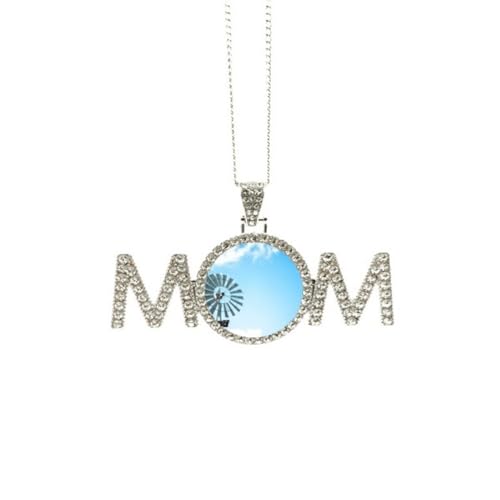 Collier nuages blancs et azur pour célébrer l'amour d'une maman avec tendresse