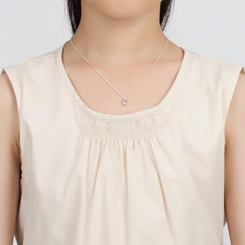 Collar de plata de ley con letra U antialérgico para pieles sensibles de niños 2