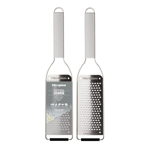 Microplane NEUE Professional Serie GROBE KlingeElegantes Design aus Edelstahl Perfekt für Hartkäse Karotten Kokosnuss Nüsse Schokolade Ingwer & Knoblauch und mehr Edelstahlklinge Made in USA