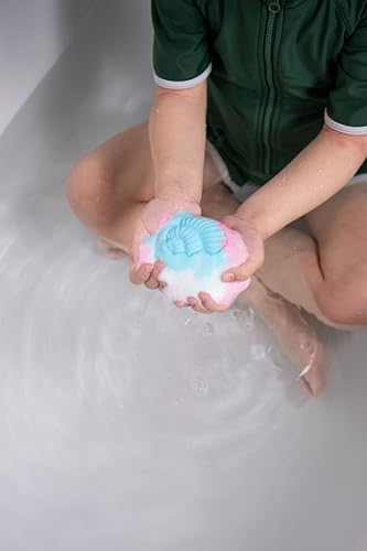 Kneipp naturkind Farbsprudelbad Zaubermuschel - Badezusatz mit wertvollem Traubenkern- & Avocadoöl - Schwimmende Muschel mit Duft nach Wassermelone für magischen Spaß in der Badewanne - 1St.