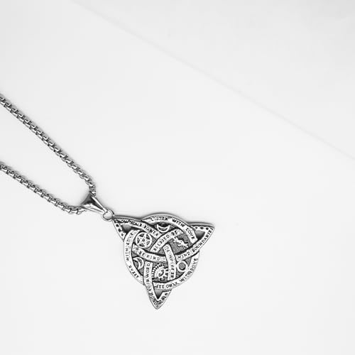 Celtic Triquetra Knot Necklace, Triple Goddess Irish Trinity Protection Amulet Jewelry, Viking Pendant for Women and Men4