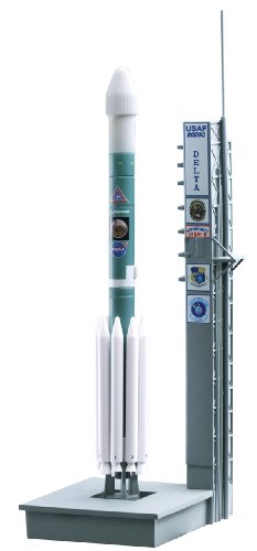 Dragon Models 1/400 Delta II Rocket 7925 Heavy with Launch Pad