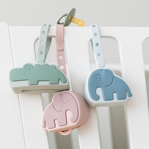 Done by Deer Schnullertäschchen aus Silikon Elphee Blau - Kann 2-3 Schnuller halten - Baby Zubehör für einfaches Befestigen an Kinderwagen oder Wickeltasche - 100% Silikon in Lebensmittelqualität