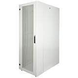 La puerta frontal es de metal perforado al 70%. La trasera es metálica para mejor ventilación del interior. Ambas incorporan llave de seguridad.