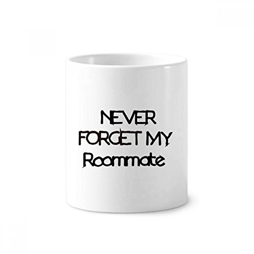 Souvenir de chambre d'étudiant avec cette tasse en céramique blanche pour stylos
