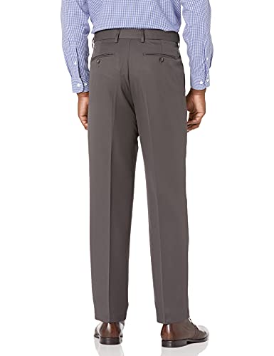 Amazon Essentials Men's Classic-Fit Expandable-Waist Pleated Dress Pant - Image 3