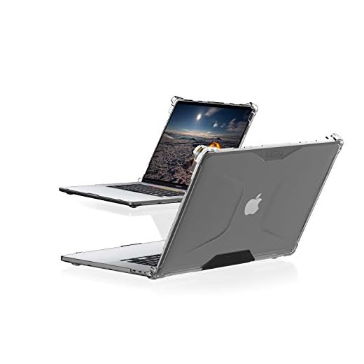 Urban Armor Gear Plyo Housse pour Apple MacBook Pro 13" (2020) - [Étui pour MacBook résistant aux Chocs, Dual-Lock Fermeture, Pieds antidérapants, Conforme Normes Militaires] Ice (Transparent) PB121