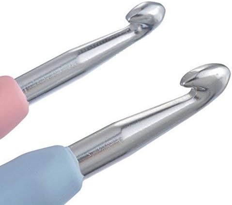 2pcs Anti Slip Crochet Hooks Set - Ergonomic Handles for Extreme Comfort. Perfect for Arthritic Hands- Smooth Needles for Superior Results and to use with All Patterns and Yarns.(7-8mm,Random Color)