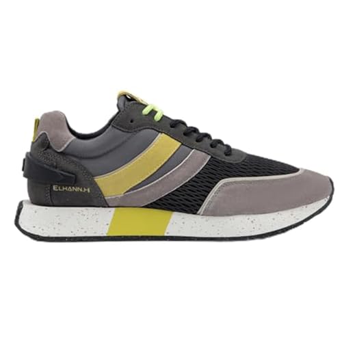 Image of ELHANN.H The SJ688 Sneaker Combines Simple Lines with a Dynamic Style. The MKX Finish of its Midsole Brings a Vintage Look to the Shoe.